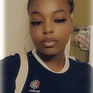 Meet your Posher, Dinero